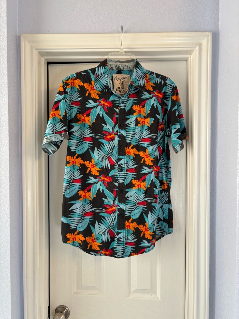 Coastal Tropical Black Short-Sleeve Button-Down Shirt